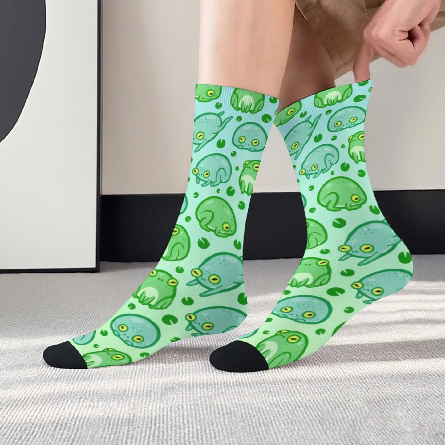 Novelty cartoon frog print men's socks Harajuku street style retro trend comfortable breathable non-slip casual socks fun gift