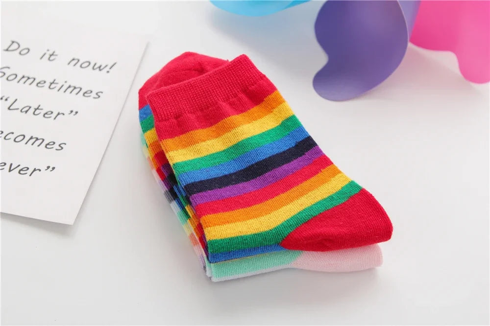Striped Novelty Socks For Girls Red Pink Rainbow Color Novelty Young Art Funny Hipster Street Dance Gift Dropship