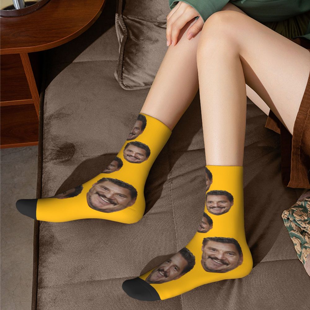 Novelty Mens Pedro Pascal Smile Unisex Winter Socks Hip Hop Happy Socks Street Style Crazy Sock