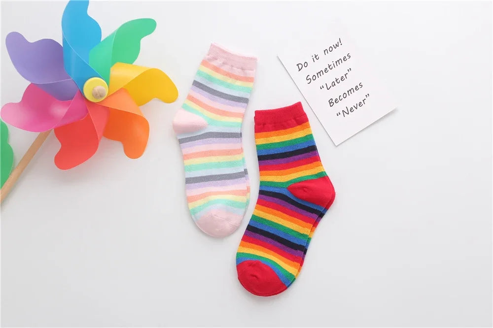 Striped Novelty Socks For Girls Red Pink Rainbow Color Novelty Young Art Funny Hipster Street Dance Gift Dropship