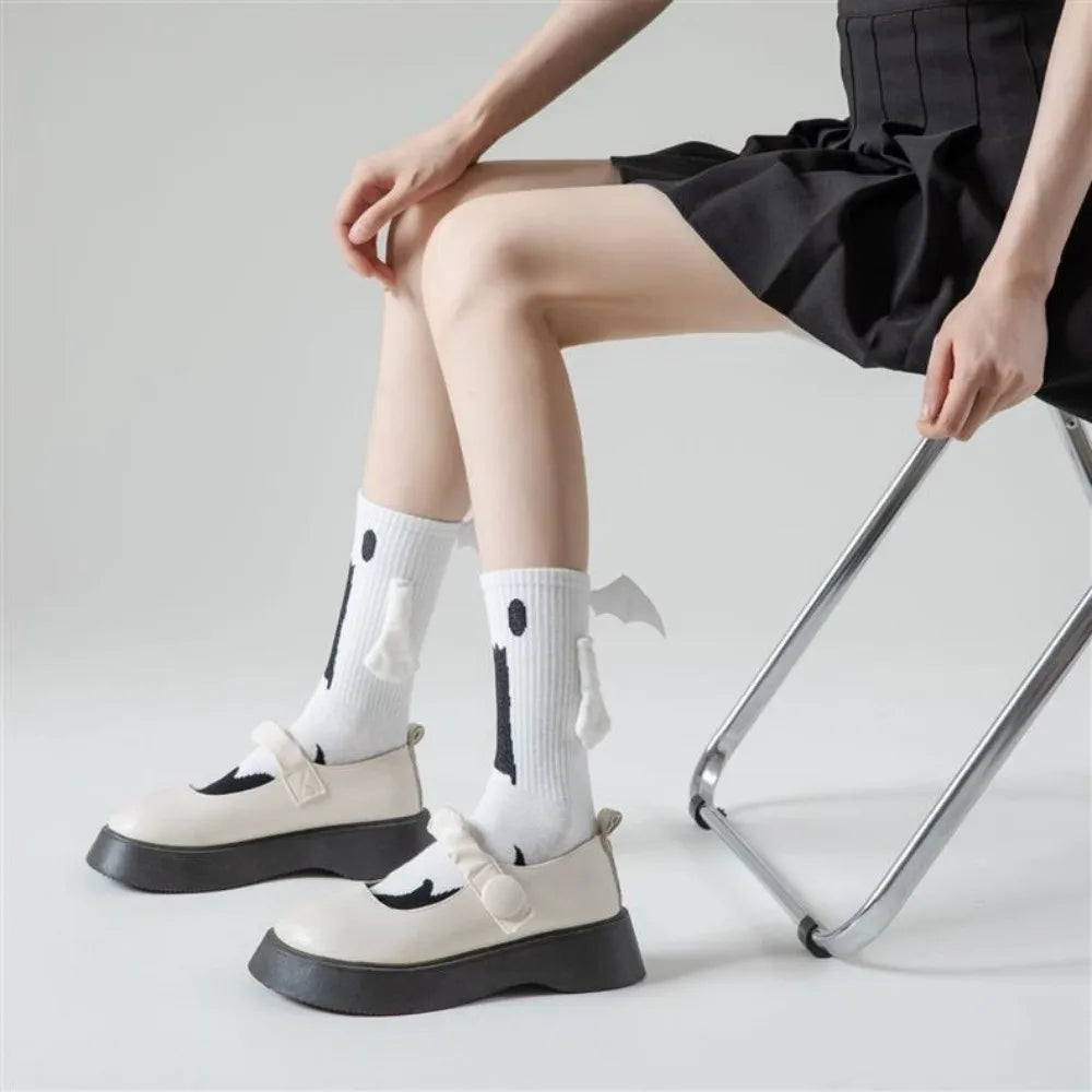 Unique Novelty Halloween Socks Breathable Bat Pattern Magnetic Socks Mid-calf Length Hand-holding Design Couple Socks Cosplay